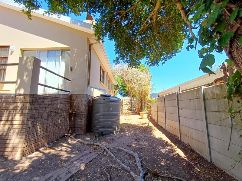 To Let 3 Bedroom Property for Rent in Protea Valley Western Cape